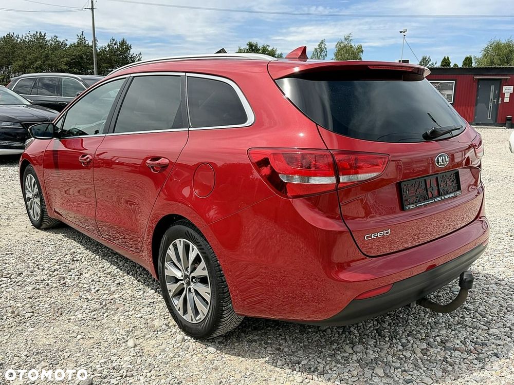 Kia Ceed - 16