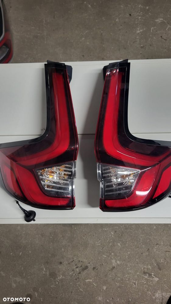 Honda CRV 2023- 6 gen lampy tylne - 1