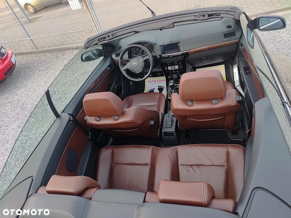 Opel Astra 1.6 Turbo Cosmo - 28