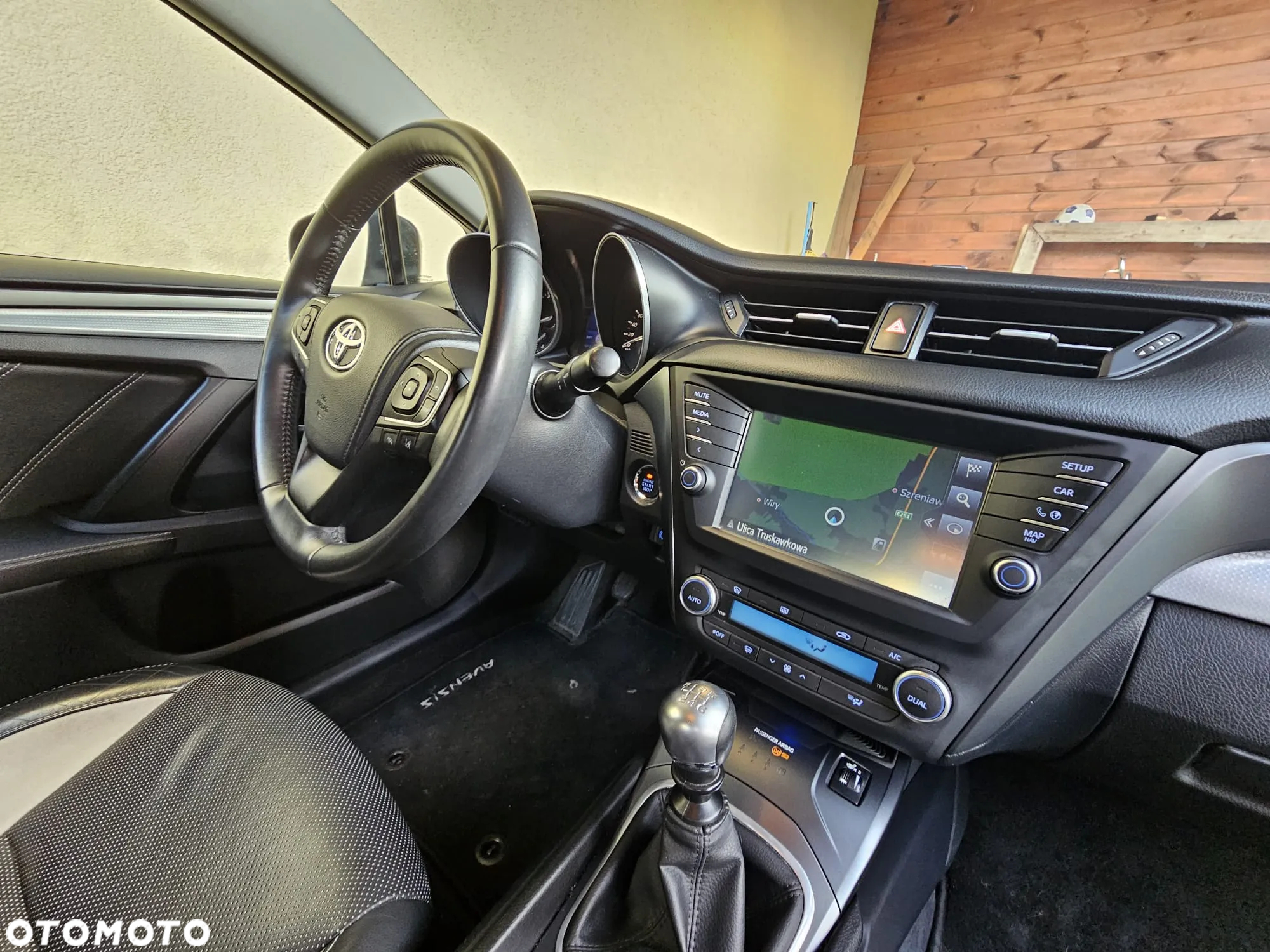 Toyota Avensis 1.8 Prestige - 12