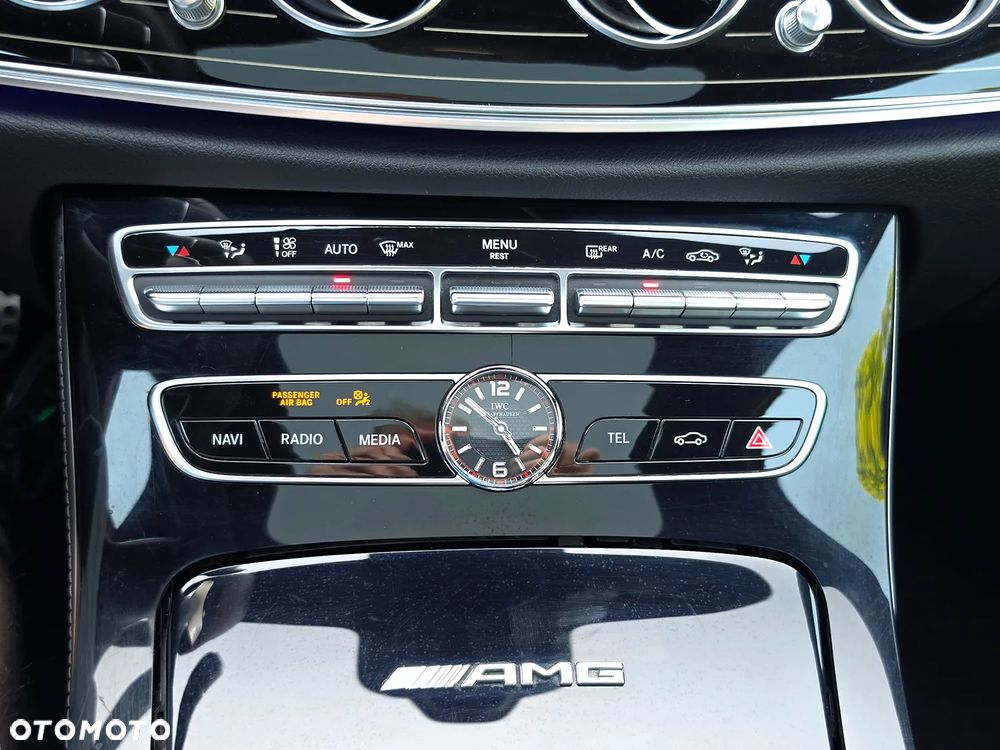 Mercedes-Benz Klasa E AMG 63 S 4-Matic+ - 35