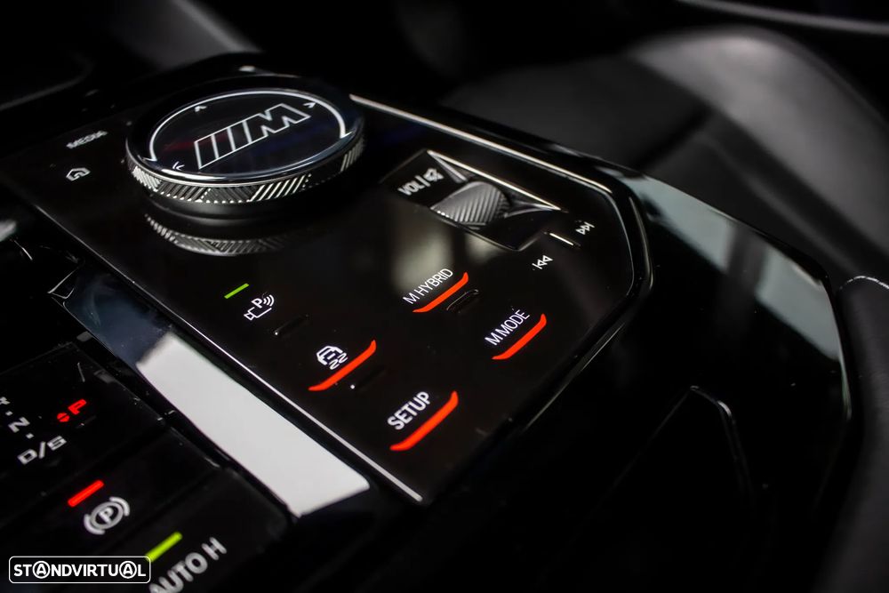 BMW M5 xDrive - 24