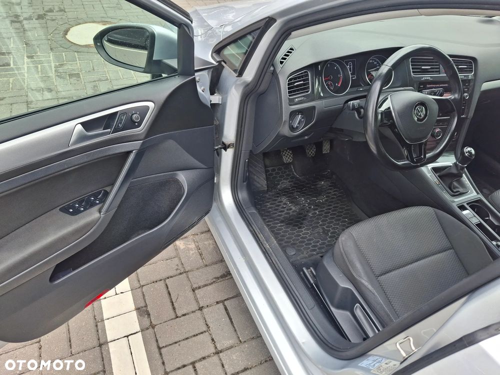 Volkswagen Golf 1.6 TDI BMT Comfortline - 8