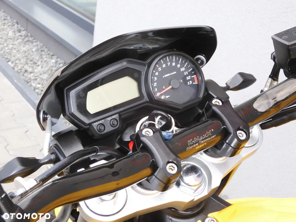 Yamaha FZ - 28