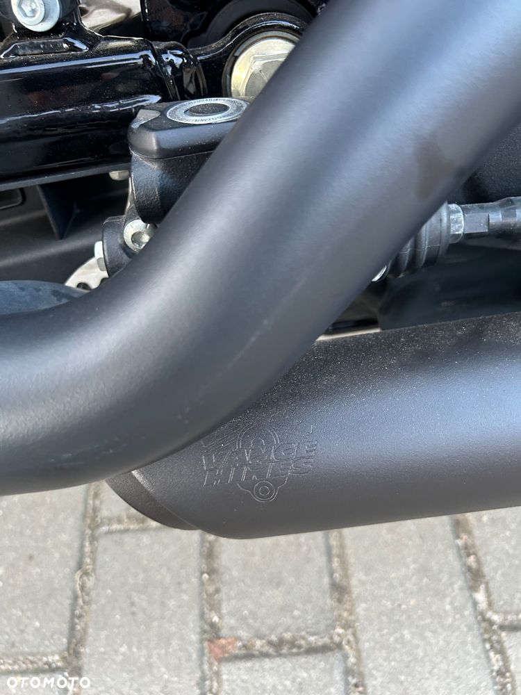 Harley-Davidson Sportster Iron 883 - 9