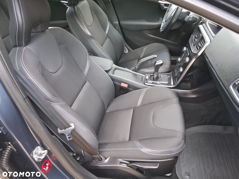 Volvo V40 D2 Inscription - 9