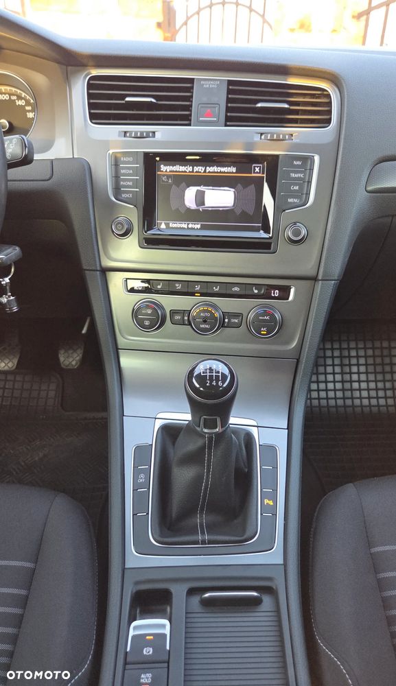 Volkswagen Golf 2.0 TDI BlueMotion Technology Lounge - 12