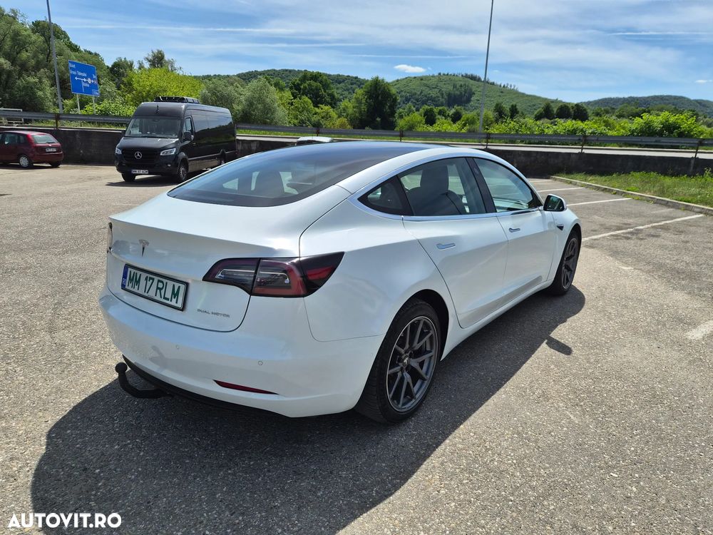 Tesla Model 3 - 3