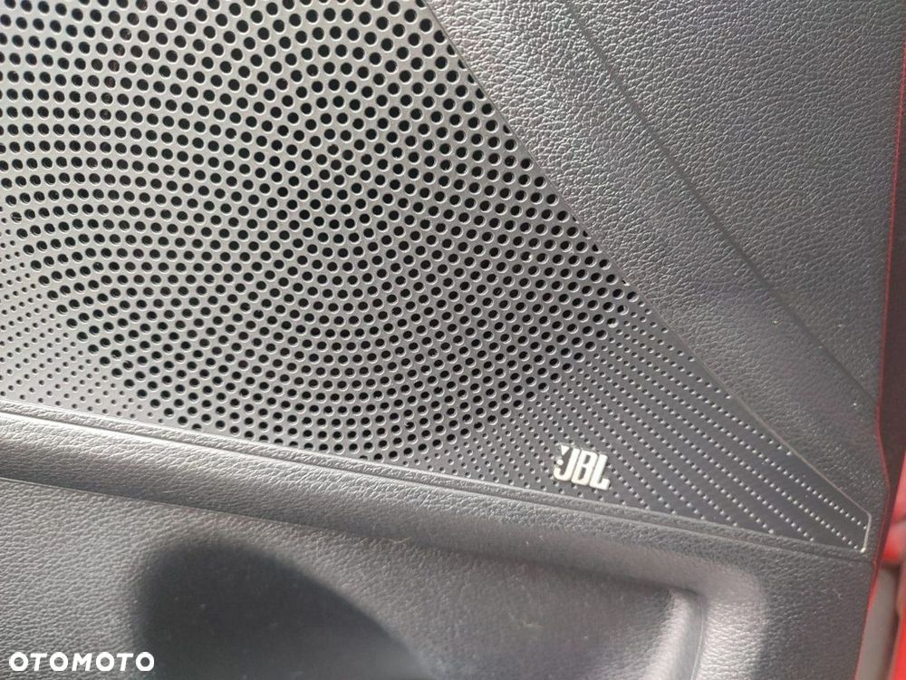 Kia XCeed - 10