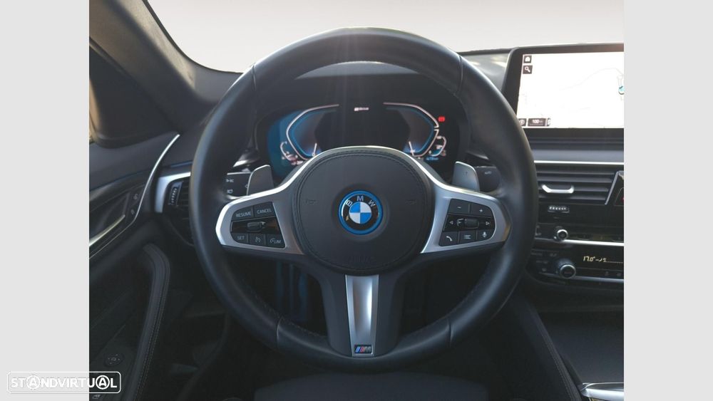 BMW 530 e Pack M - 12