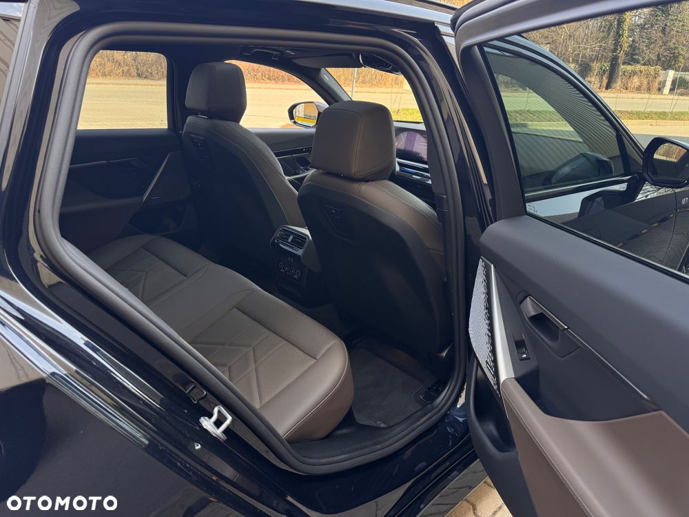 BMW Seria 5 520d xDrive - 16