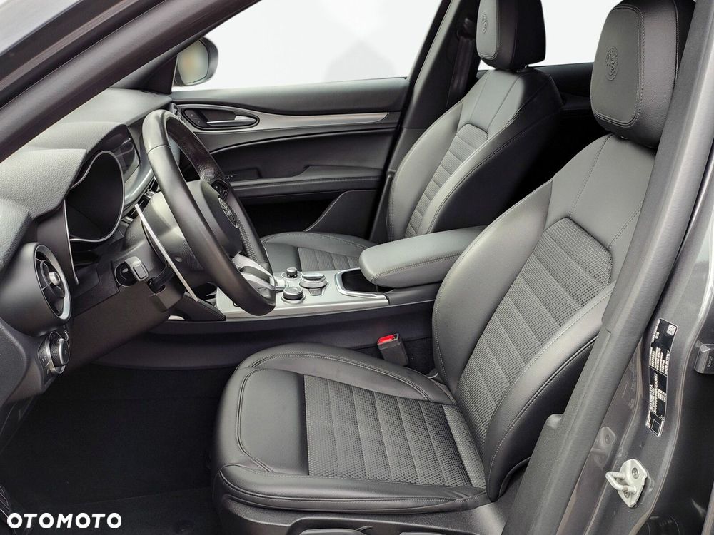 Alfa Romeo Stelvio 2.0 Turbo TI Q4 - 12