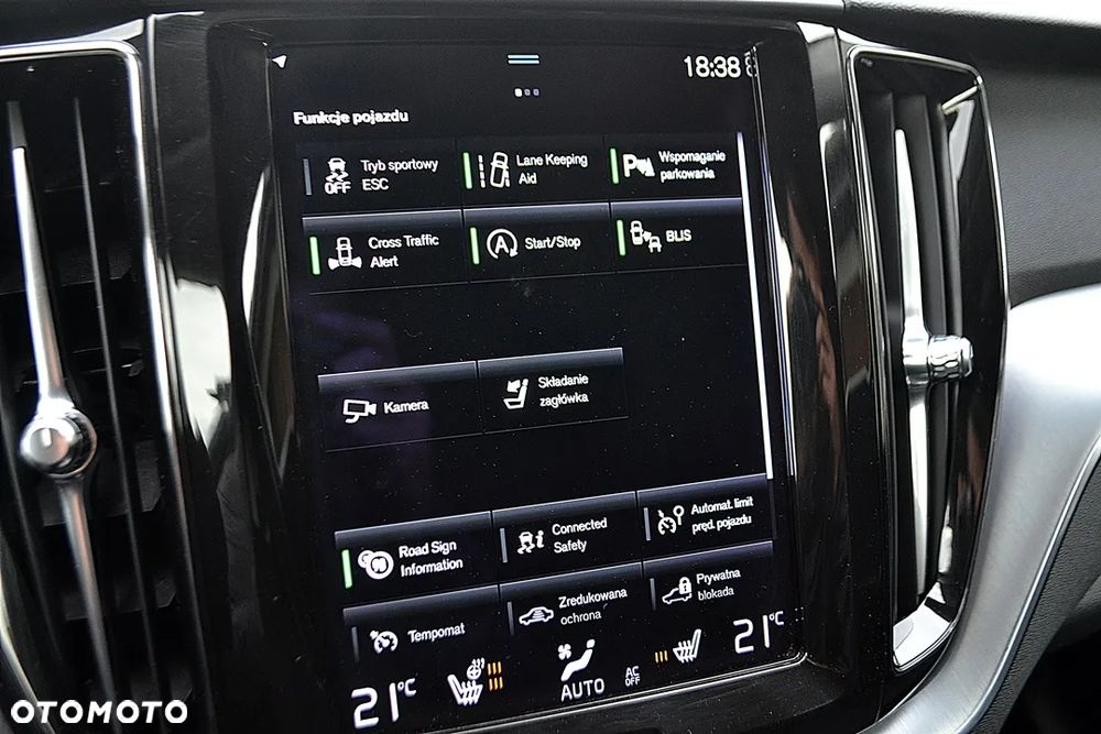 Volvo XC 60 B4 D Momentum Pro - 24