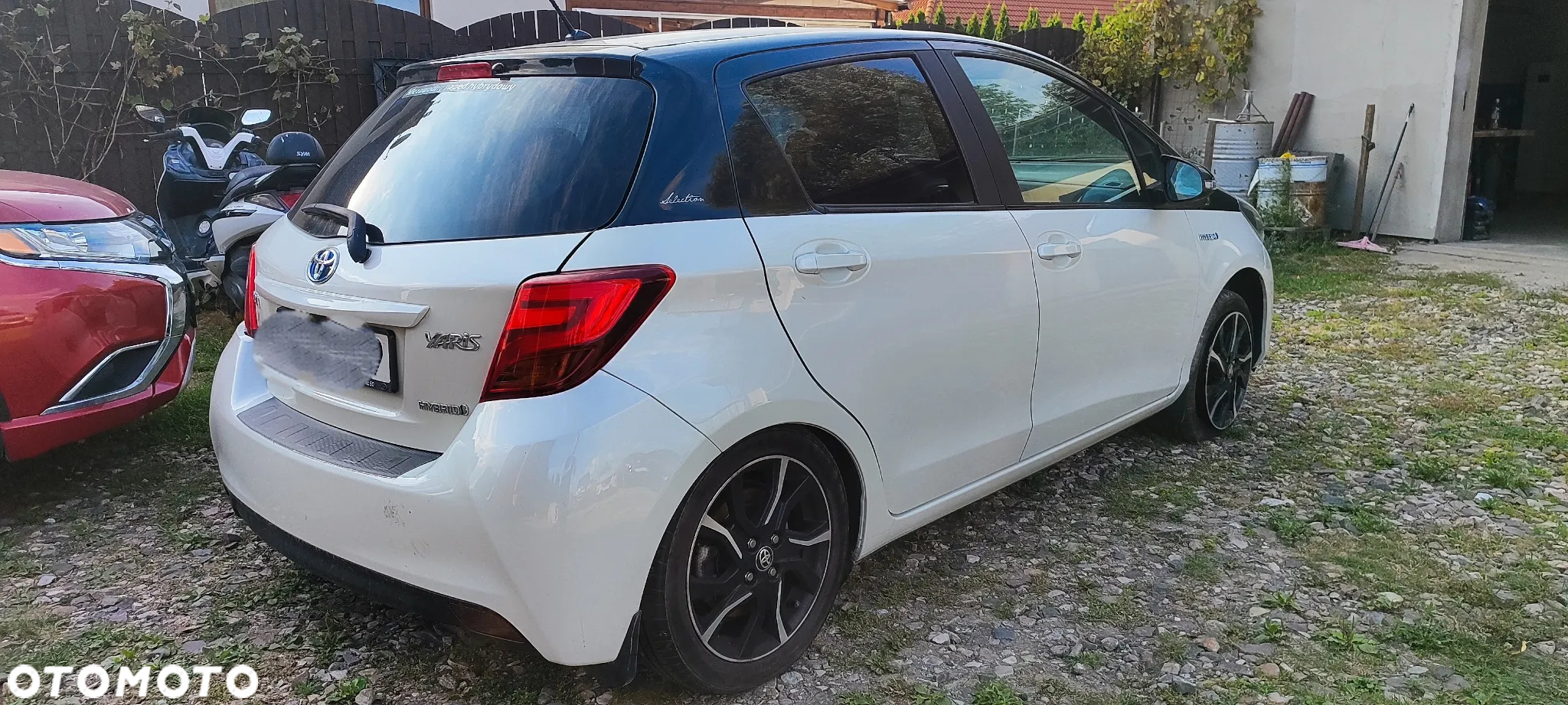 Toyota Yaris Hybrid 100 Selection Platinum - 2
