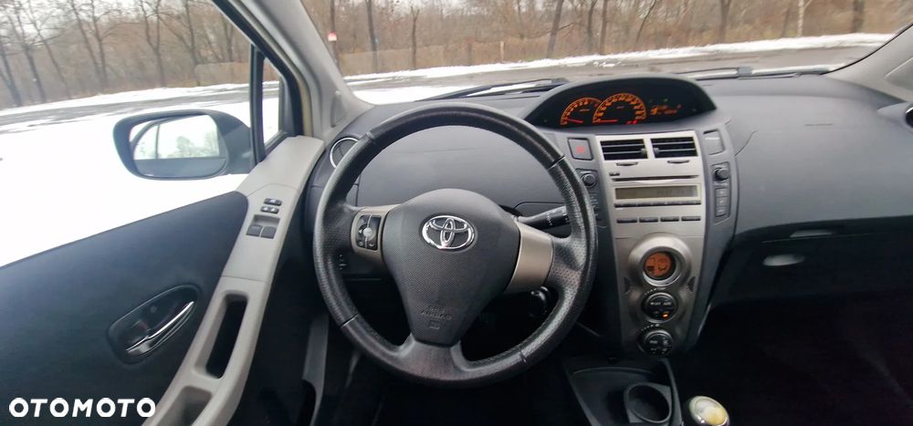 Toyota Yaris 1.33 VVT-i Club - 9