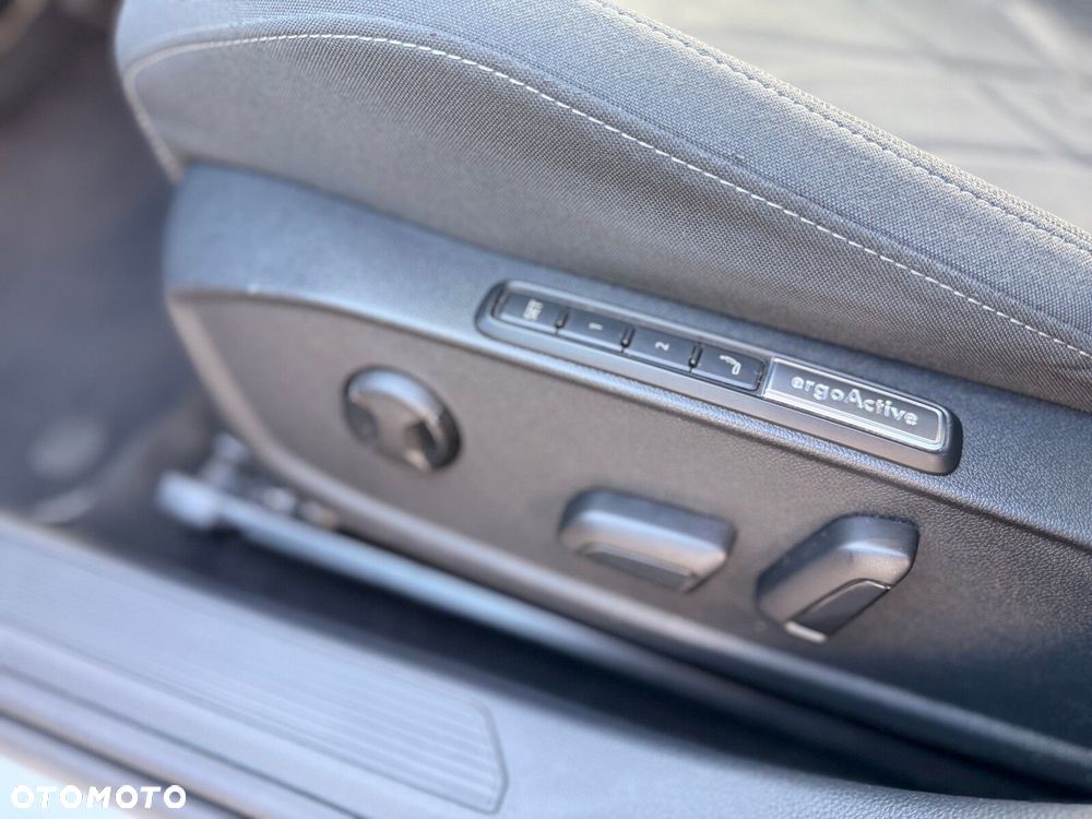 Volkswagen Golf Variant - 19