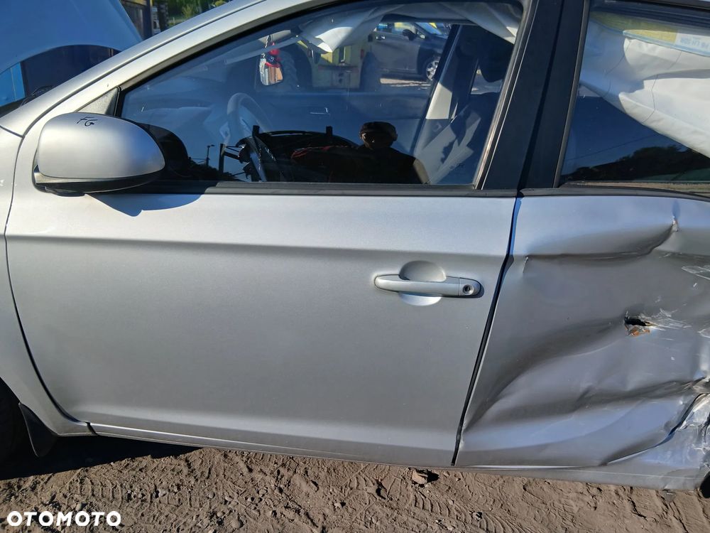 Hyundai I20 08- 1.2 B G4la SIlnik skrzynia  drzwi zderzak maska błotnik klapa  lakier FG - 9