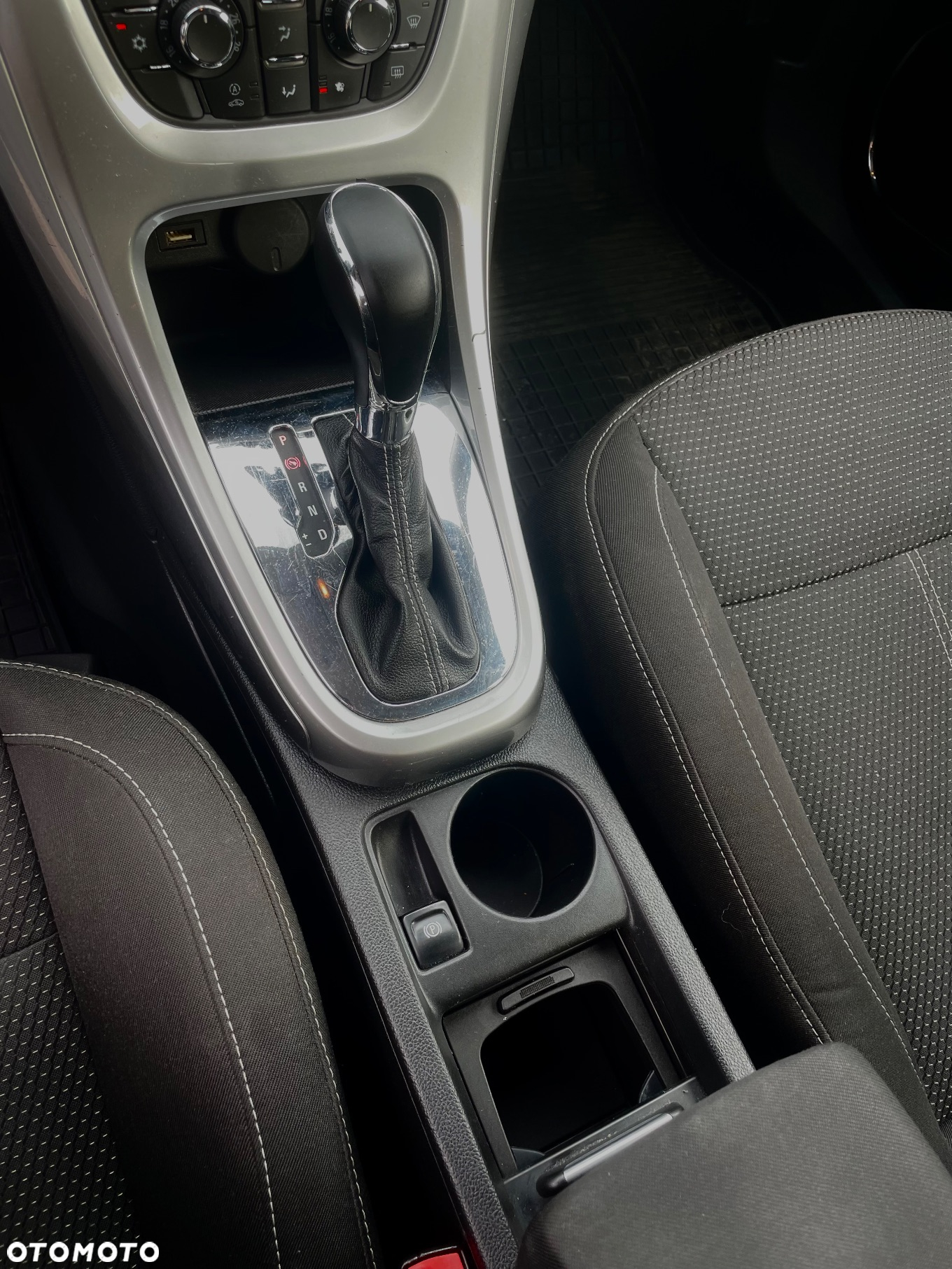 Opel Astra 1.6 Turbo Automatik Cosmo - 10