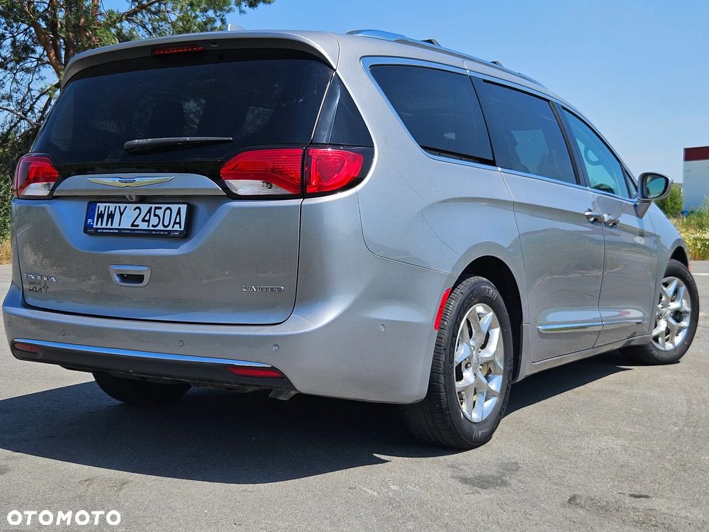 Chrysler Pacifica - 15