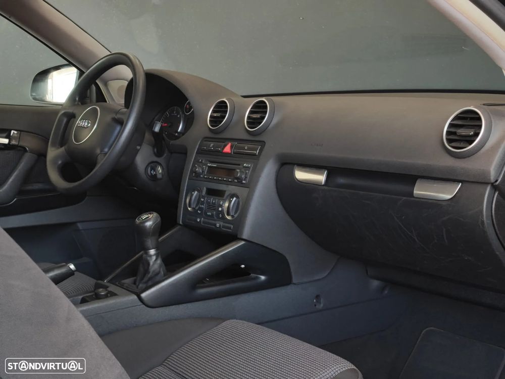 Audi A3 2.0 TDI Ambiente - 25