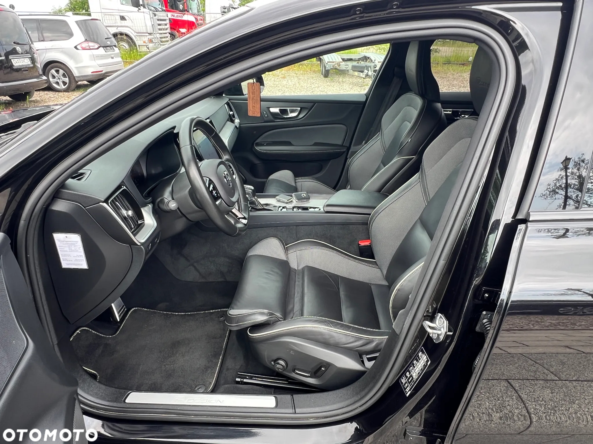 Volvo S60 T4 R-Design - 14