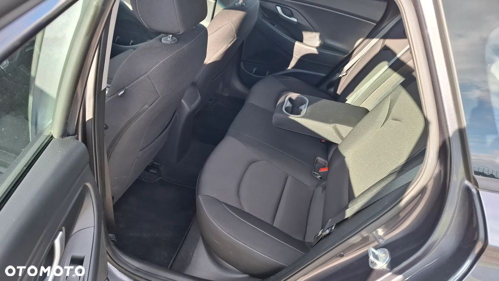 Hyundai i30 1.4 Comfort - 12