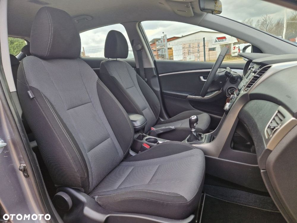 Hyundai i30 1.6 Comfort - 19