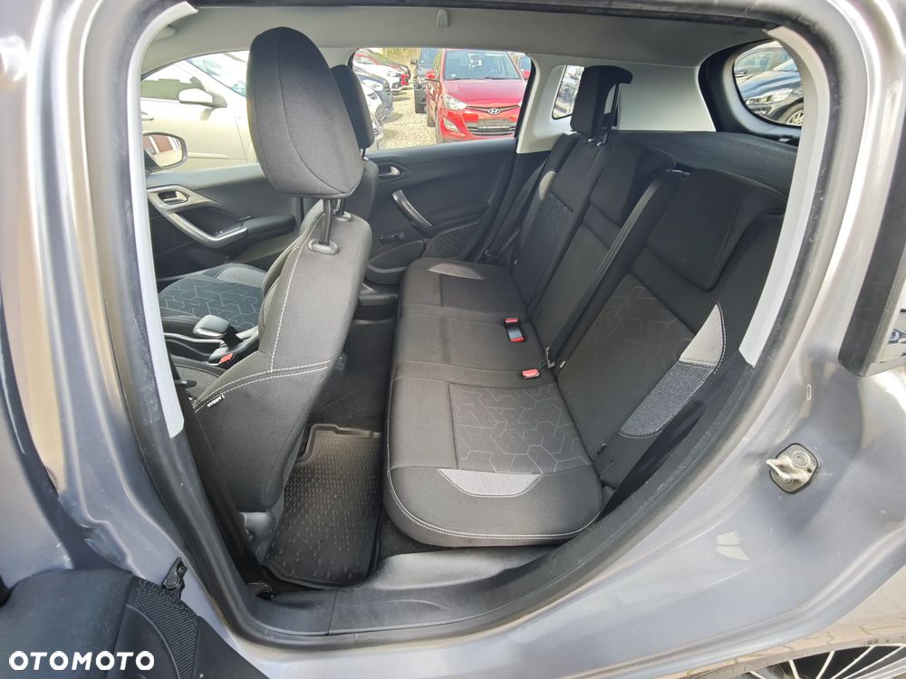 Peugeot 2008 1.6 BlueHDi Style - 39