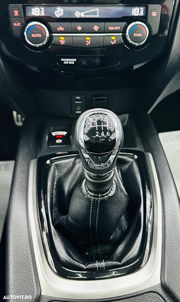 Nissan X-Trail 1.6 DIG-T Tekna - 30