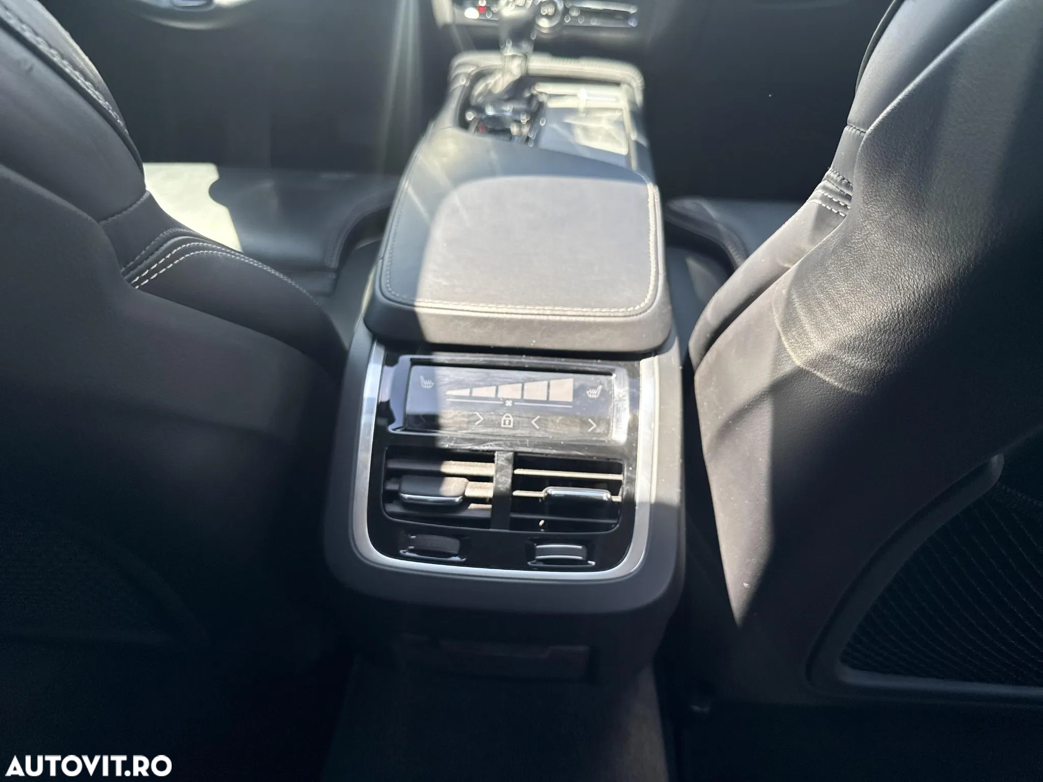 Volvo S90 D5 AWD Geartronic Inscription - 26