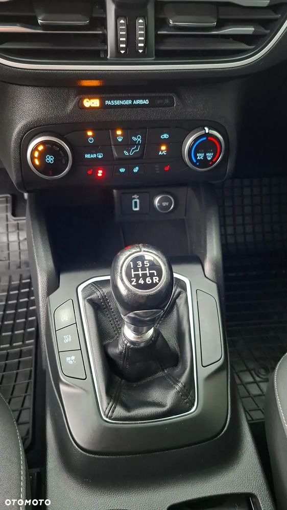 Ford Focus 1.0 EcoBoost Trend Edition - 29