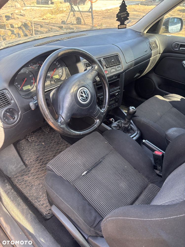 Volkswagen Golf 1.6 - 13