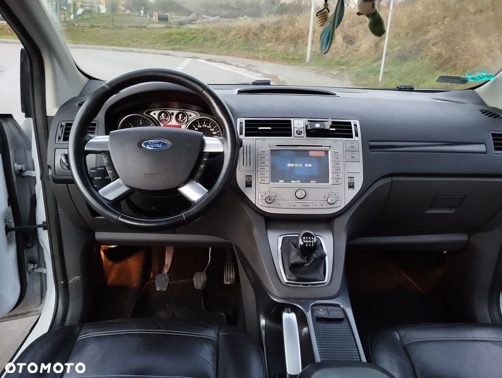 Ford Kuga 2.0 TDCi 2x4 Titanium - 15