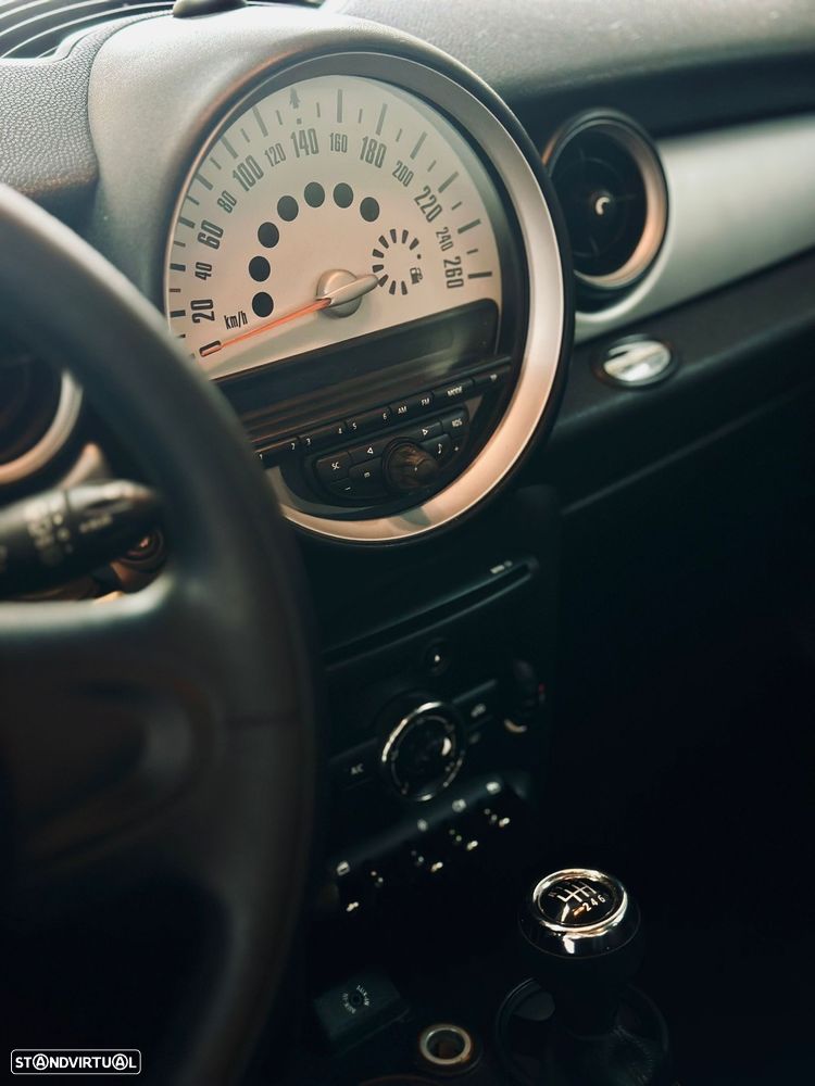 MINI 3 Portas Cooper D - 6