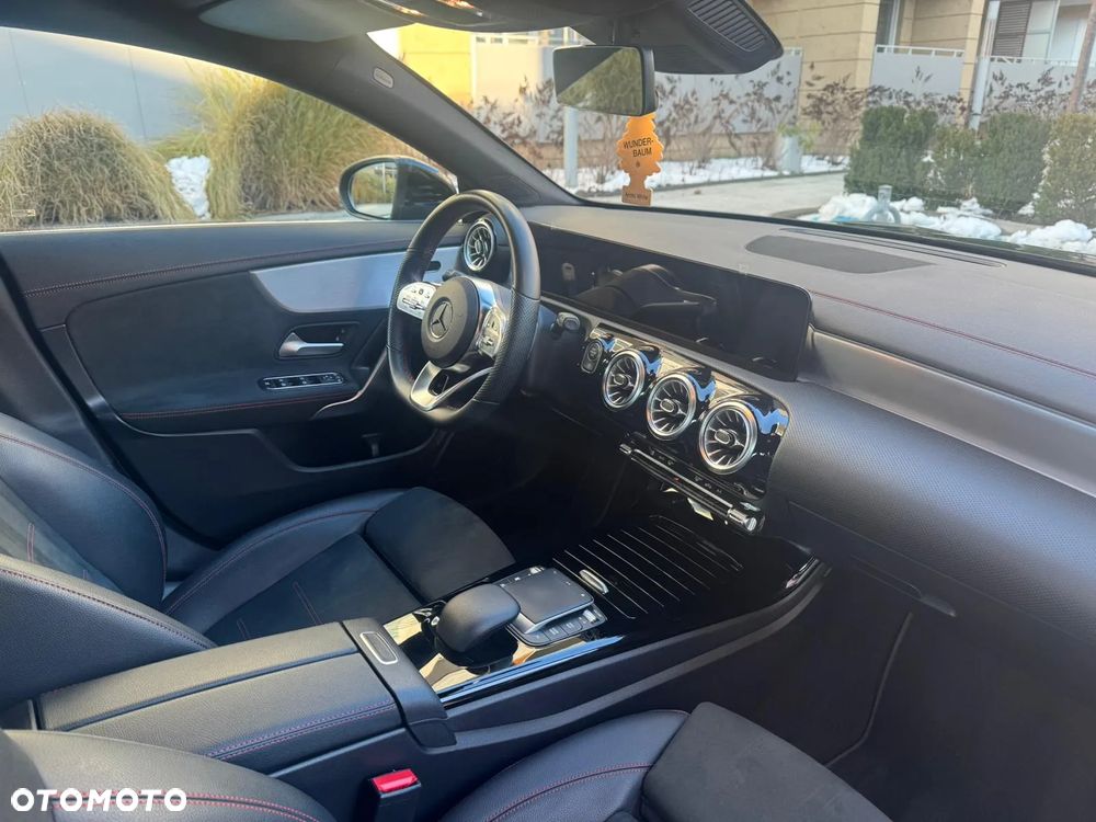 Mercedes-Benz CLA 200 AMG Line 7G-DCT - 22