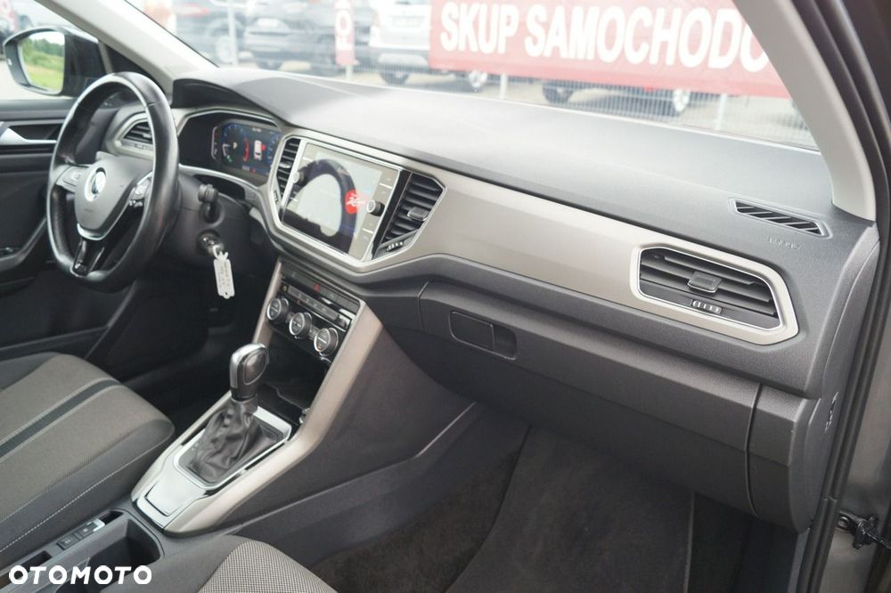 Volkswagen T-Roc - 18