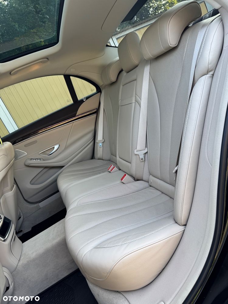 Mercedes-Benz Klasa S 560 4-Matic L 9G-TRONIC - 27