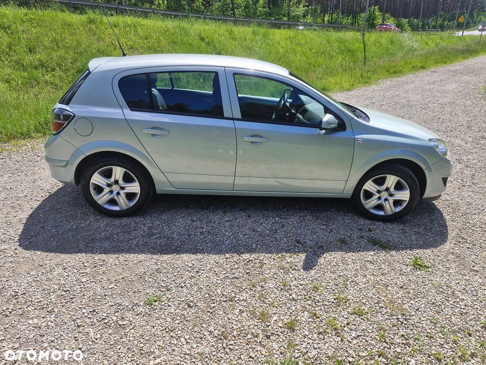 Opel Astra 1.4 Enjoy - 17
