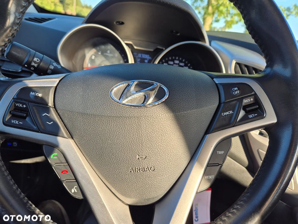 Hyundai Veloster - 9