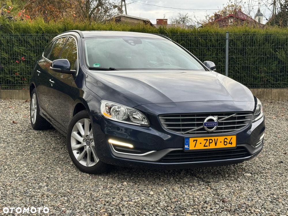 Volvo V60 D2 Summum - 2