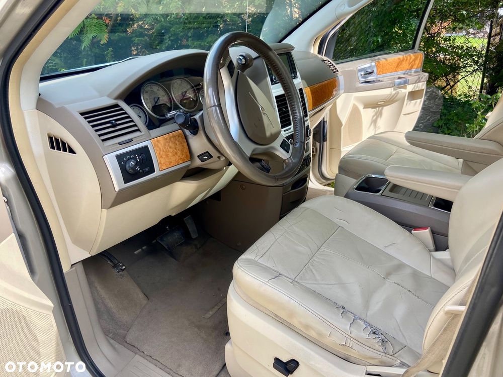 Chrysler Town & Country 3.8 - 15