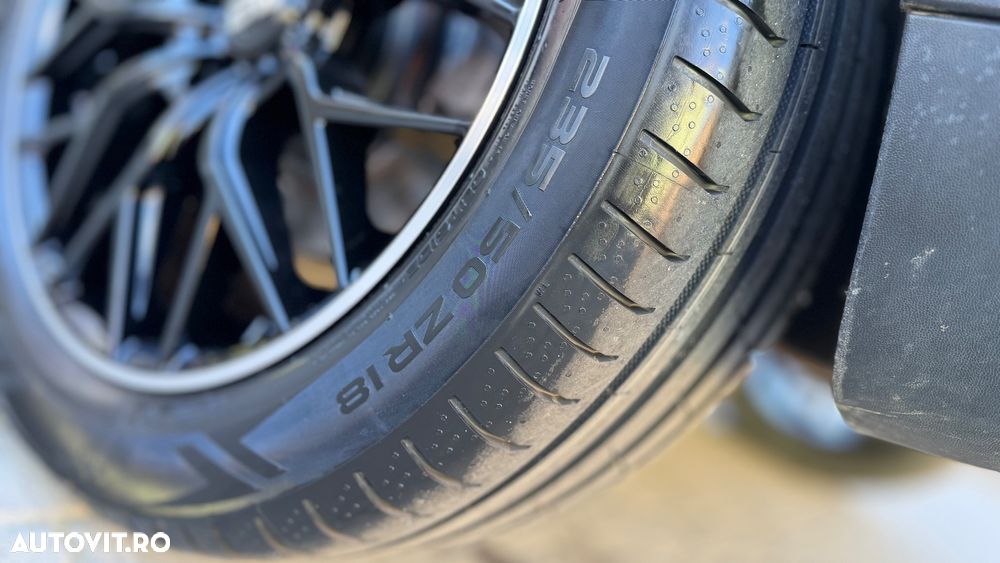 Mercedes-Benz GLA - 17