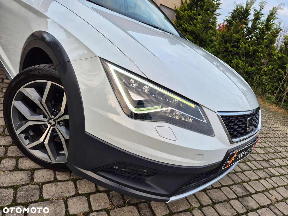 Seat Leon 2.0 TSI 4Drive DSG OPF X-Perience - 4