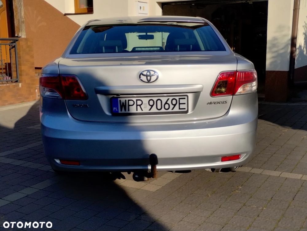 Toyota Avensis 1.8 Comfort - 2