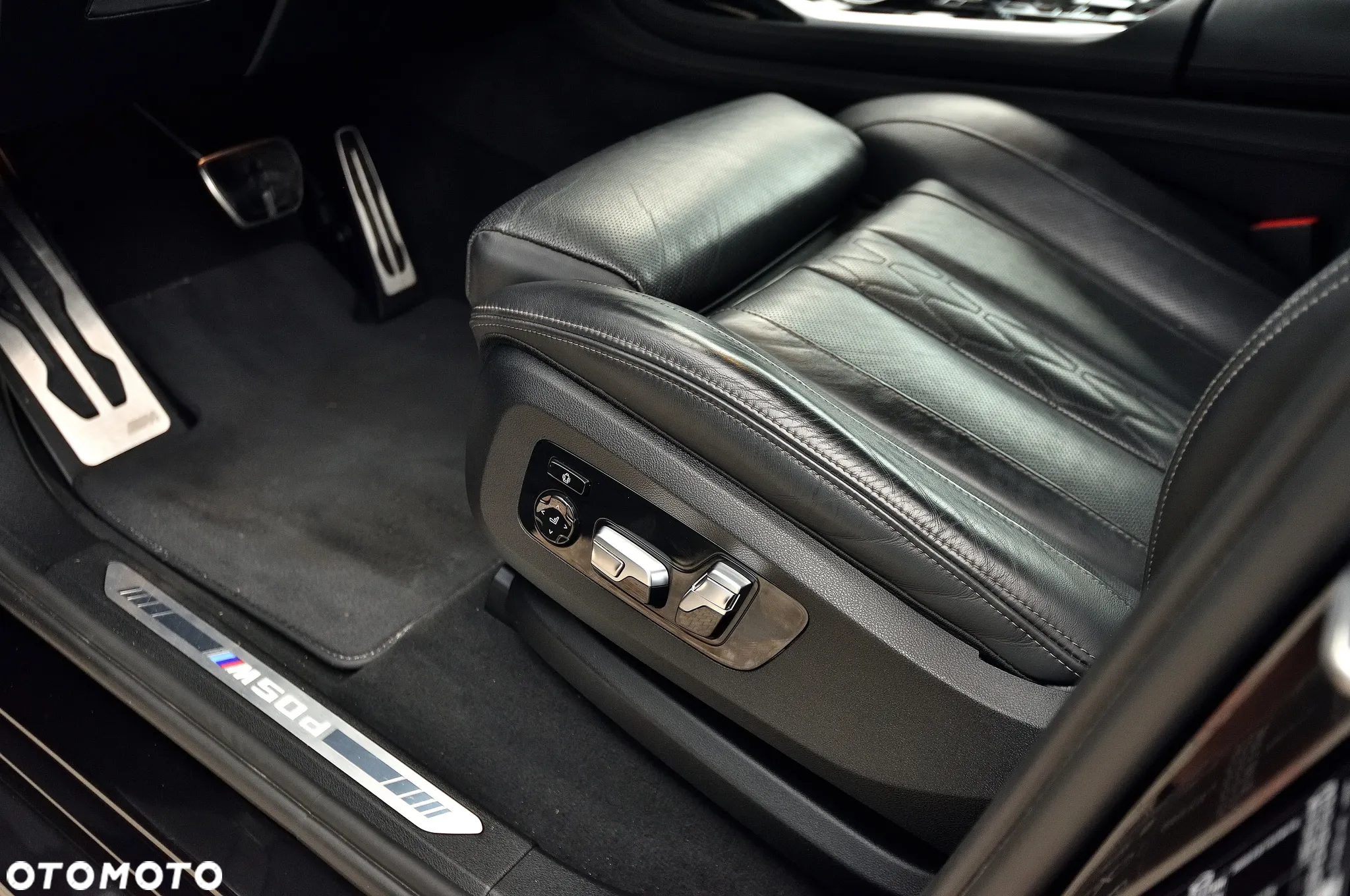 BMW X7 M50d sport - 35