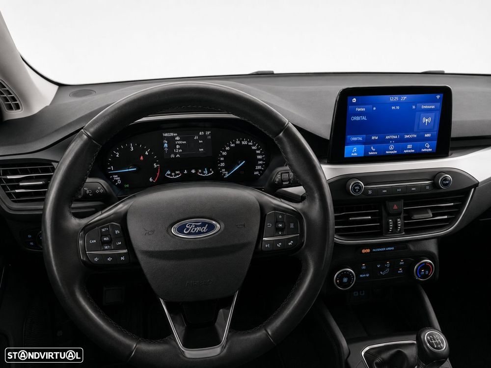 Ford Focus SW 1.5 TDCi EcoBlue Connected - 4