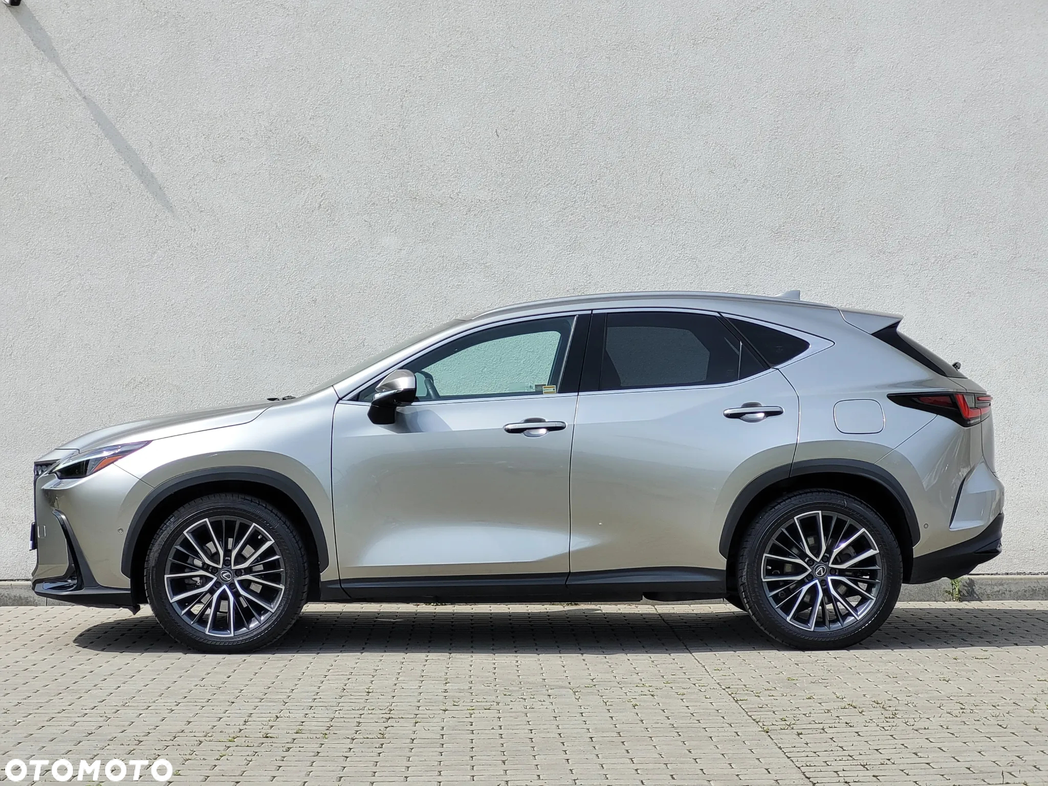 Lexus NX 450h+ Omotenashi AWD - 8