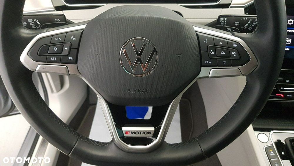 Volkswagen Passat - 23