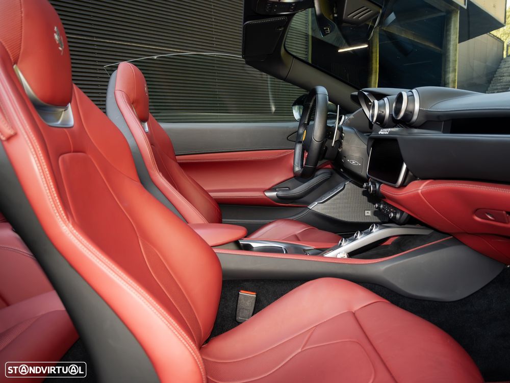 Ferrari Portofino 3.9 Twin-Turbo V8 - 24