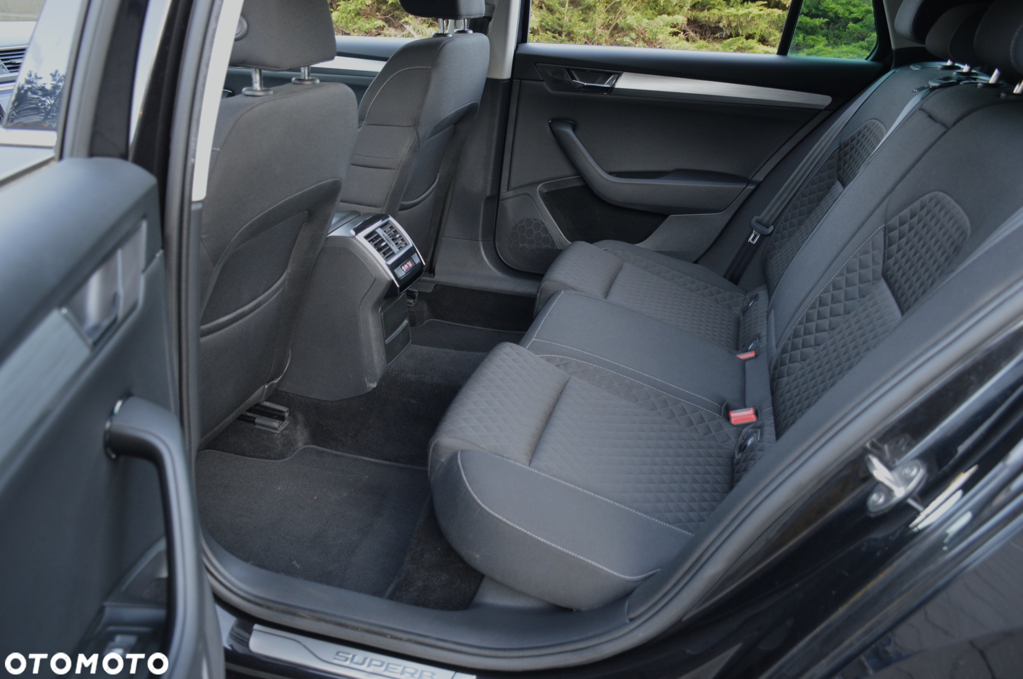 Skoda Superb 2.0 TDI SCR Sportline DSG - 27